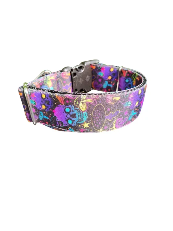 1.5″ Wide Mushrooms and Skulls Nylon Dog Collar