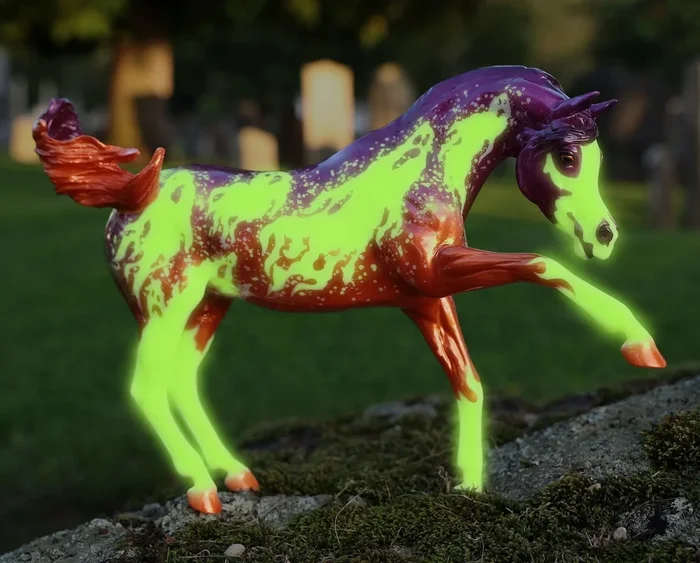 Breyer – Spectre Halloween Horse 2023