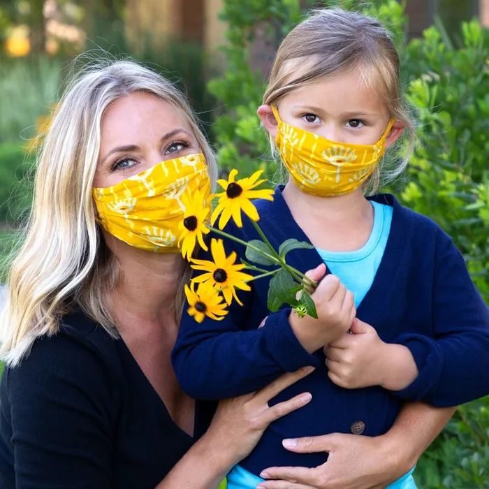 Children’s Pleated Face Mask & Carrying Bag