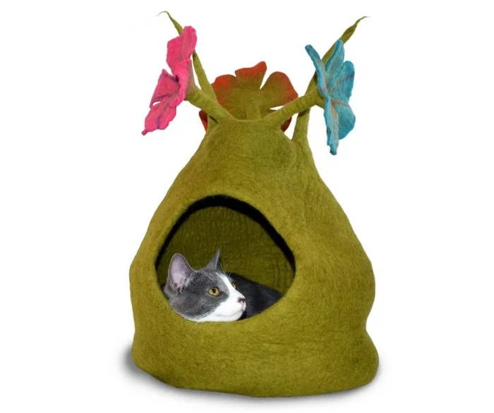 Dharma Dog Karma Cat – Bouquet Cave, Green and Multi