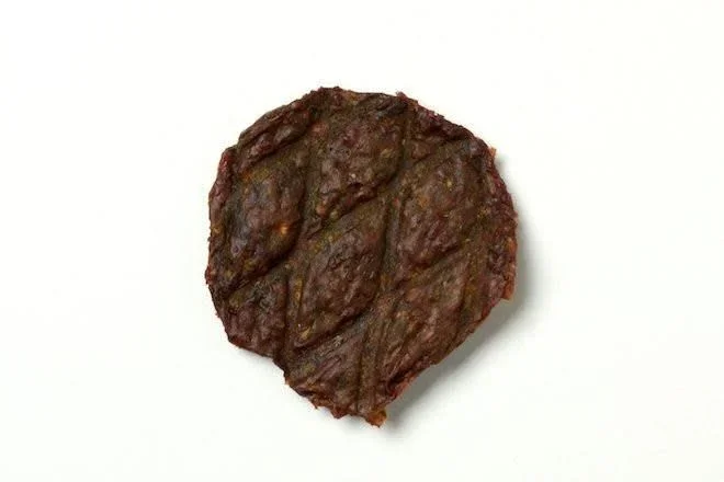 HAPPY HOWIE’S Beef Burger Dog Treat 2″