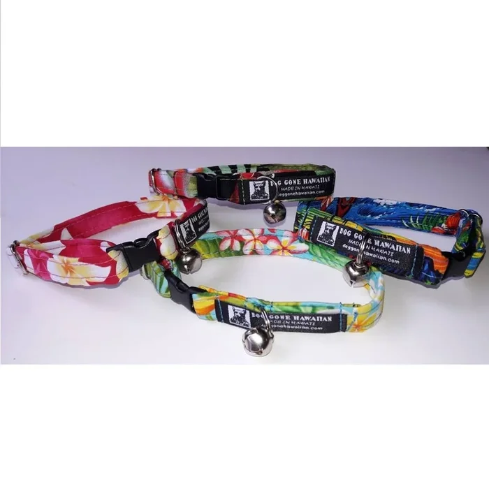 Hawaiian Adjustable Cat Collar with Safety Buckle and Bell: Kilauea