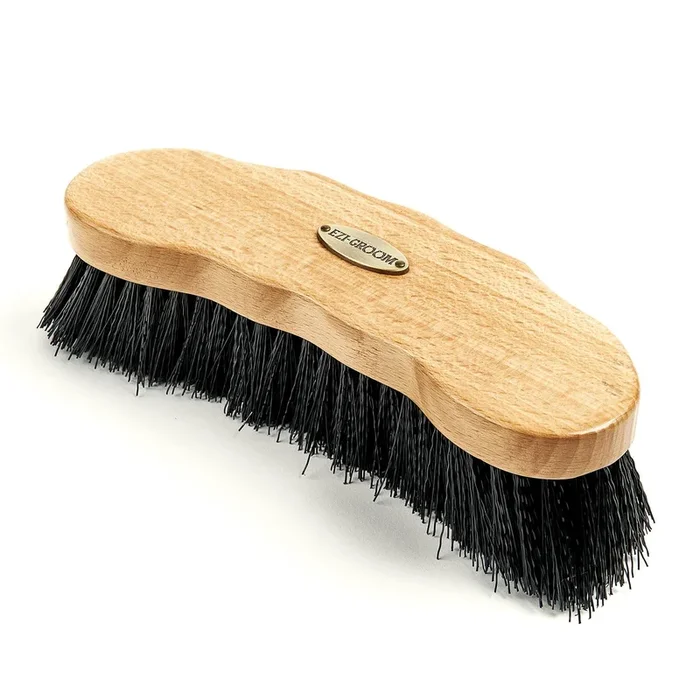 Shires Ezi-Groom Premium Dandy Brush for Horses – Large, Hard-Wearing Synthetic Bristles, Ergonomic Beech Wood