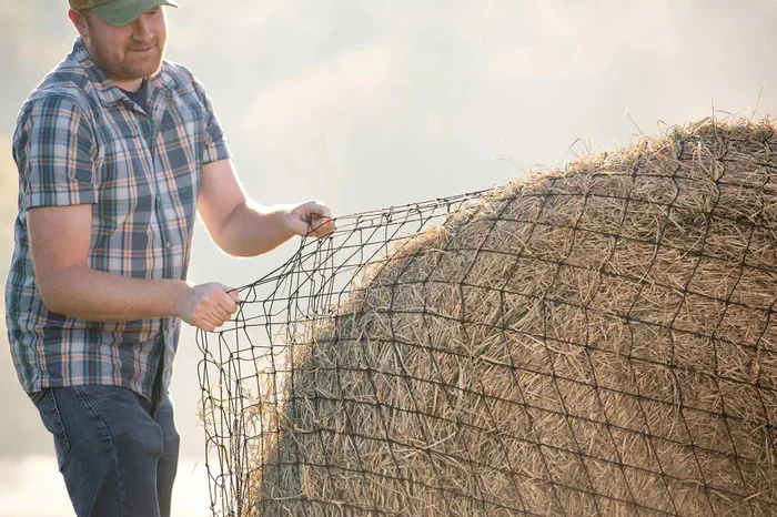 Texas Haynet Livestock Hay Bale Net for Round or Square Bales, 3″ Holes